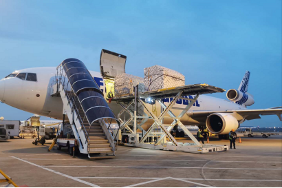 突發事件！美國洛杉磯機場拆板工作人員大規模感染新冠，CA貨班撤銷，12月物流提單恐有大耽誤